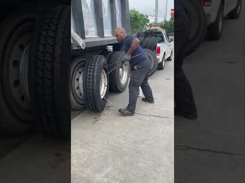 World’s fastest tire changer